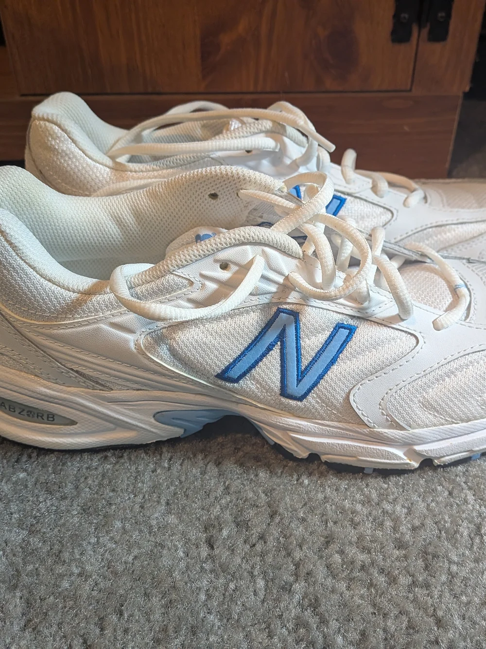 New Balance Ladies Sneakers 9.5 New, never Worn.